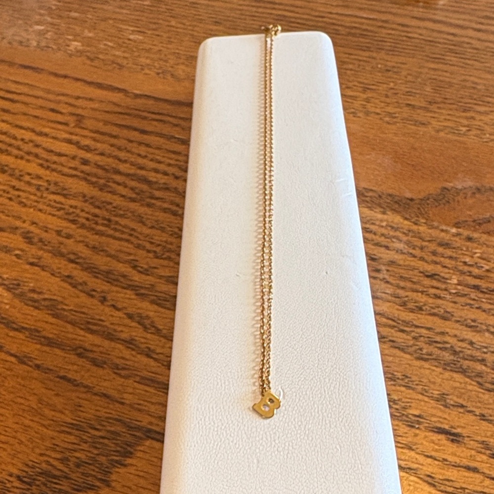 Chic Gold Letter Pendant (B) Necklace